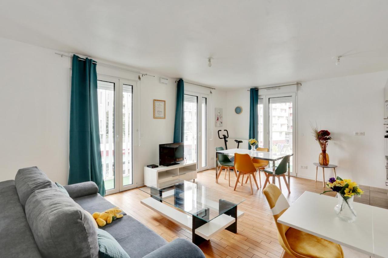 Chic With Parking Near Paris Nanterre