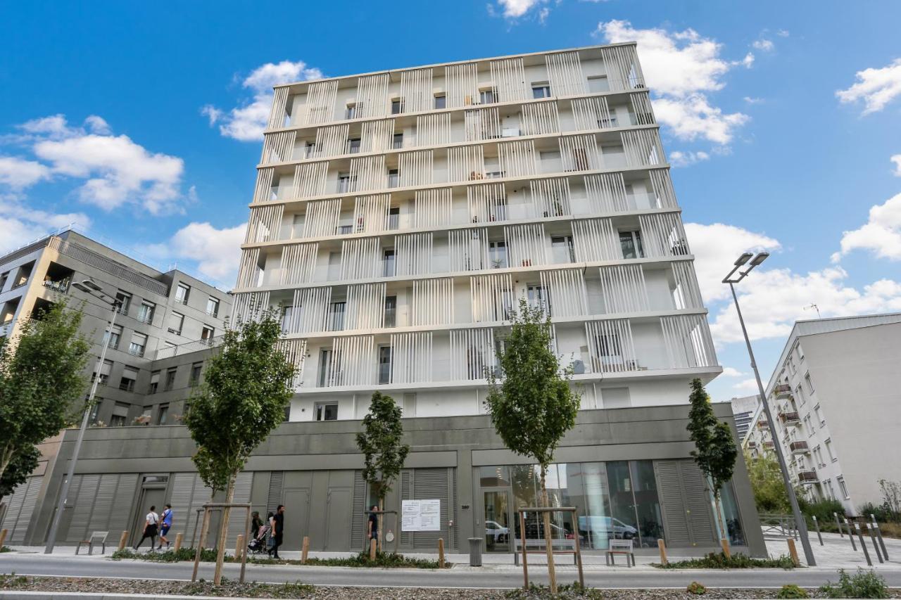 Chic With Parking Near Paris Apartment Nanterre